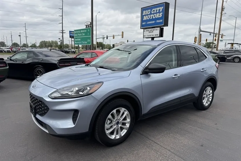 2022 Ford Escape SE Hybrid photo 1