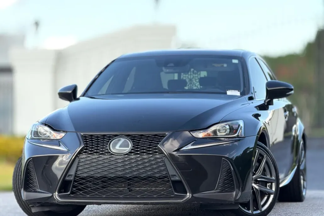 2020 Lexus IS 300 F SPORT photo 1