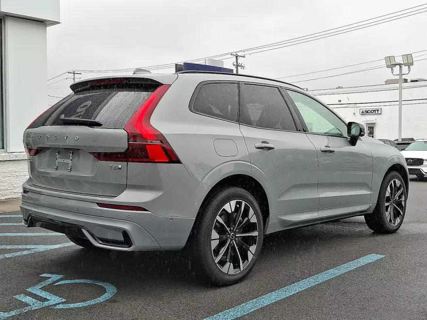 2026 Volvo XC60 Hybrid T8 Plus photo 1