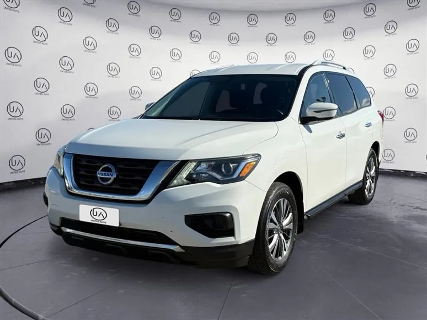 2018 Nissan Pathfinder S photo 1