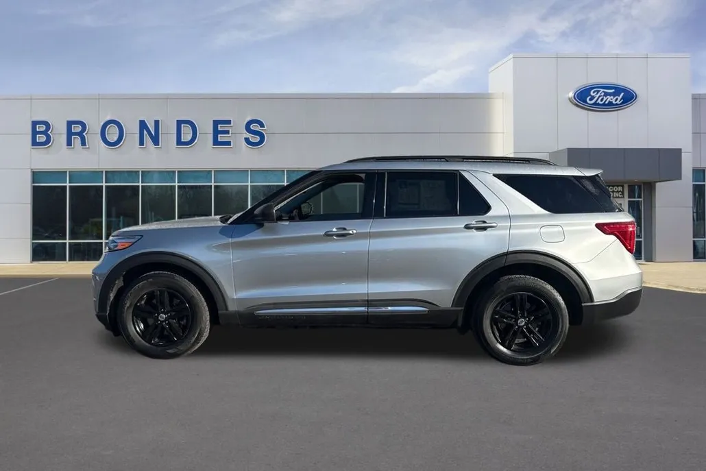 2020 Ford Explorer XLT photo 1