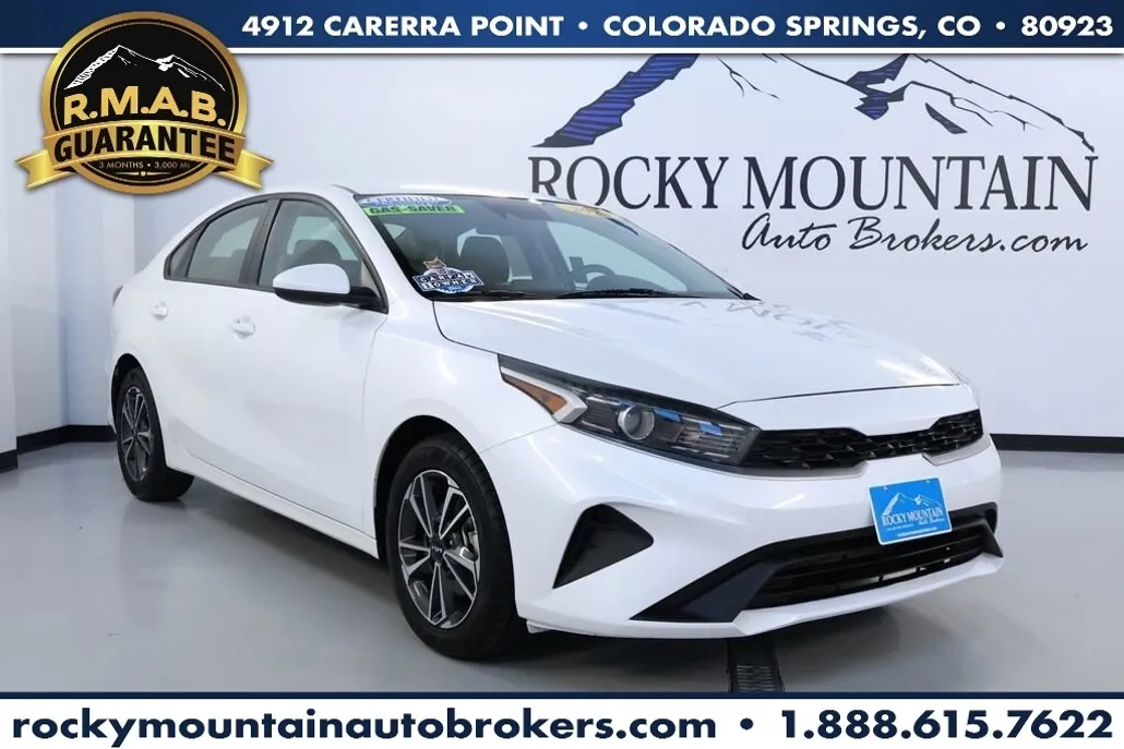 2023 Kia Forte LXS photo 1