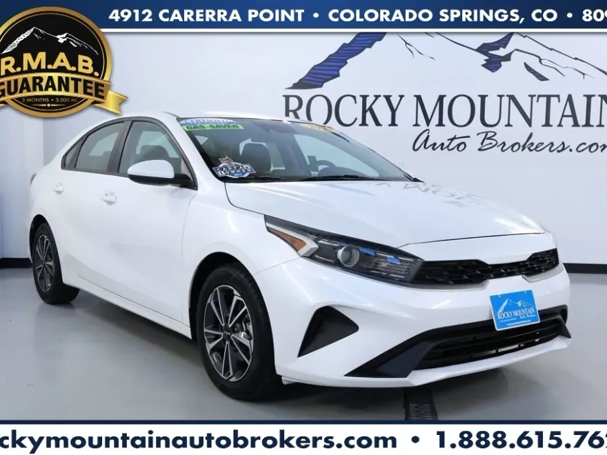 2023 Kia Forte LXS photo 1