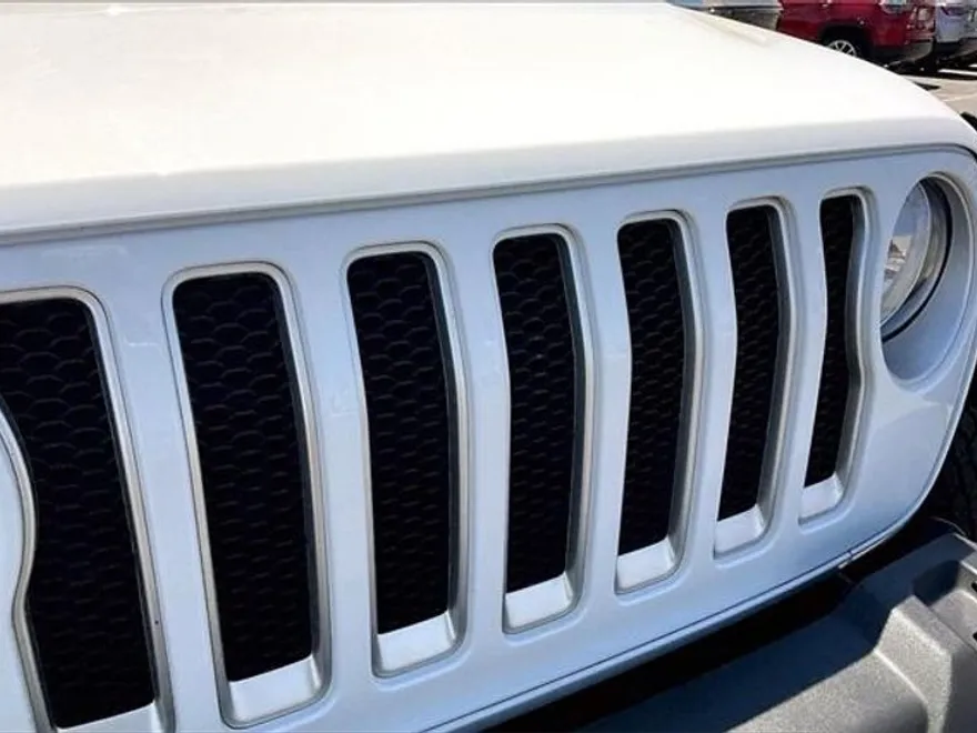 2023 Jeep Wrangler Sahara photo 26