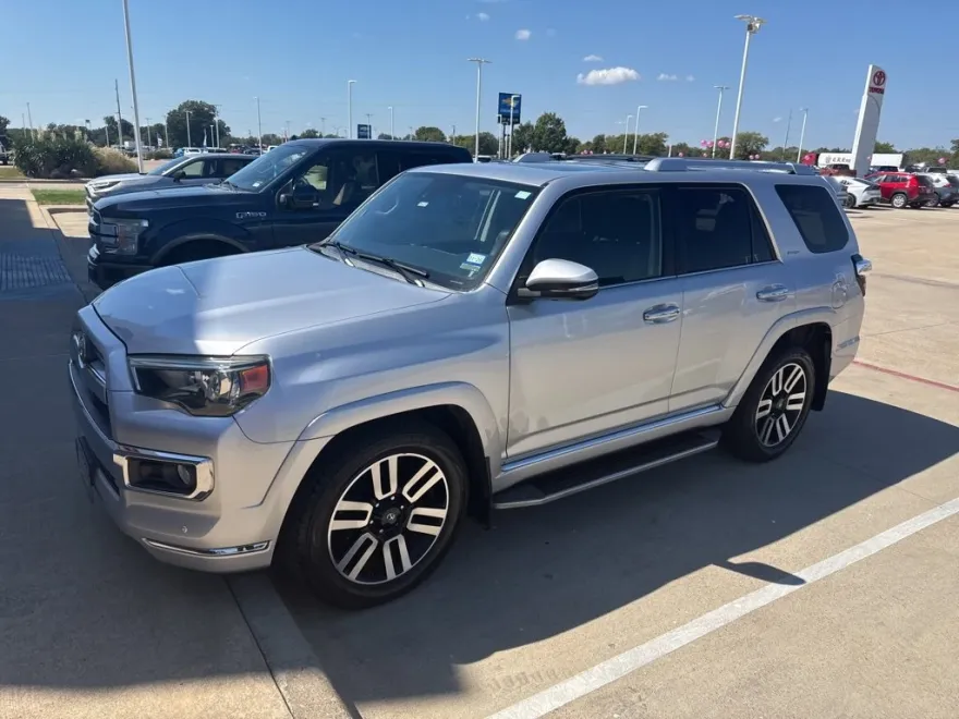 2020 Toyota 4Runner Limited photo 1