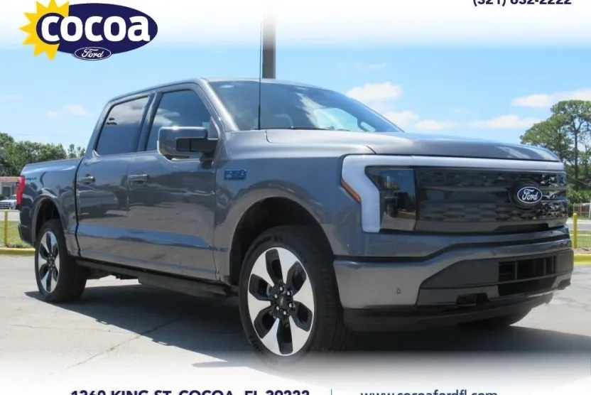 2025 Ford F-150 Lightning Platinum photo 1