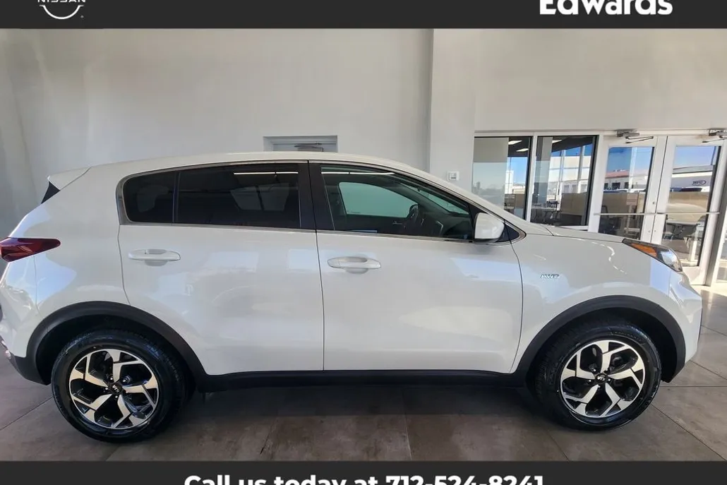 2022 Kia Sportage LX photo 1
