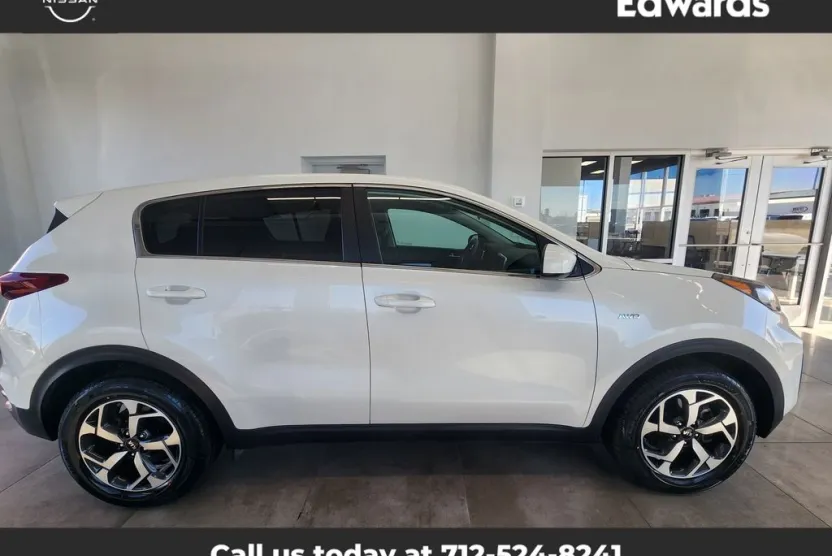 2022 Kia Sportage LX photo 1