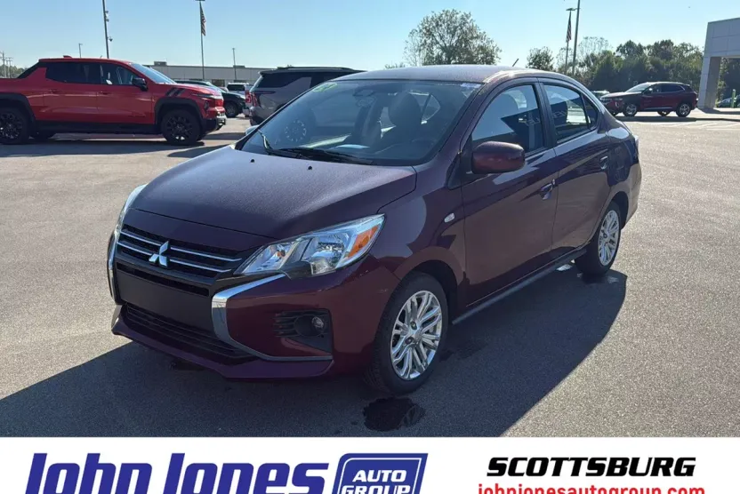 2024 Mitsubishi Mirage G4 LE photo 1