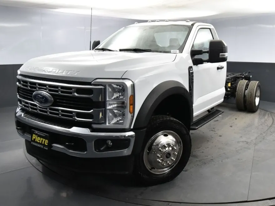 2024 Ford F-450 photo 1
