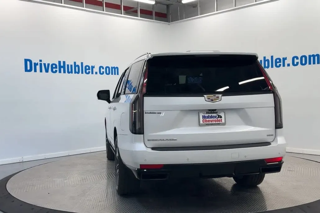 2021 Cadillac Escalade Sport Platinum photo 1
