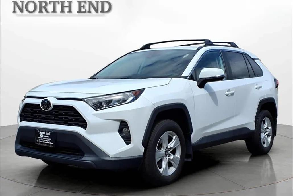 2020 Toyota RAV4 XLE photo 1