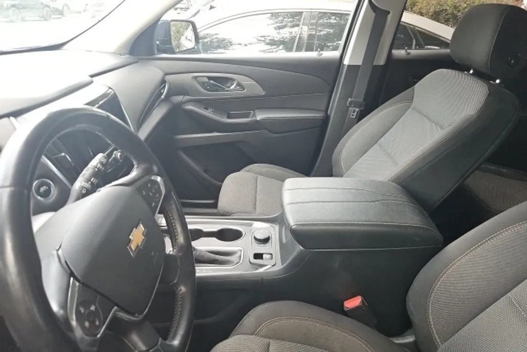 2020 Chevrolet Traverse Cloth 1LT photo 1
