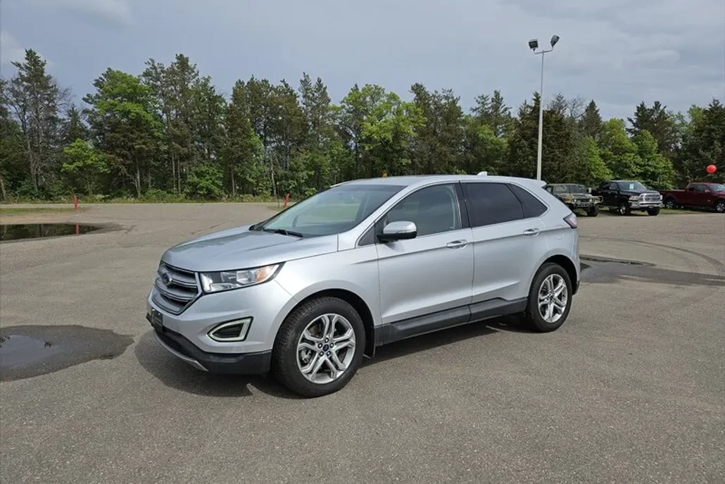 2017 Ford Edge Titanium photo 1