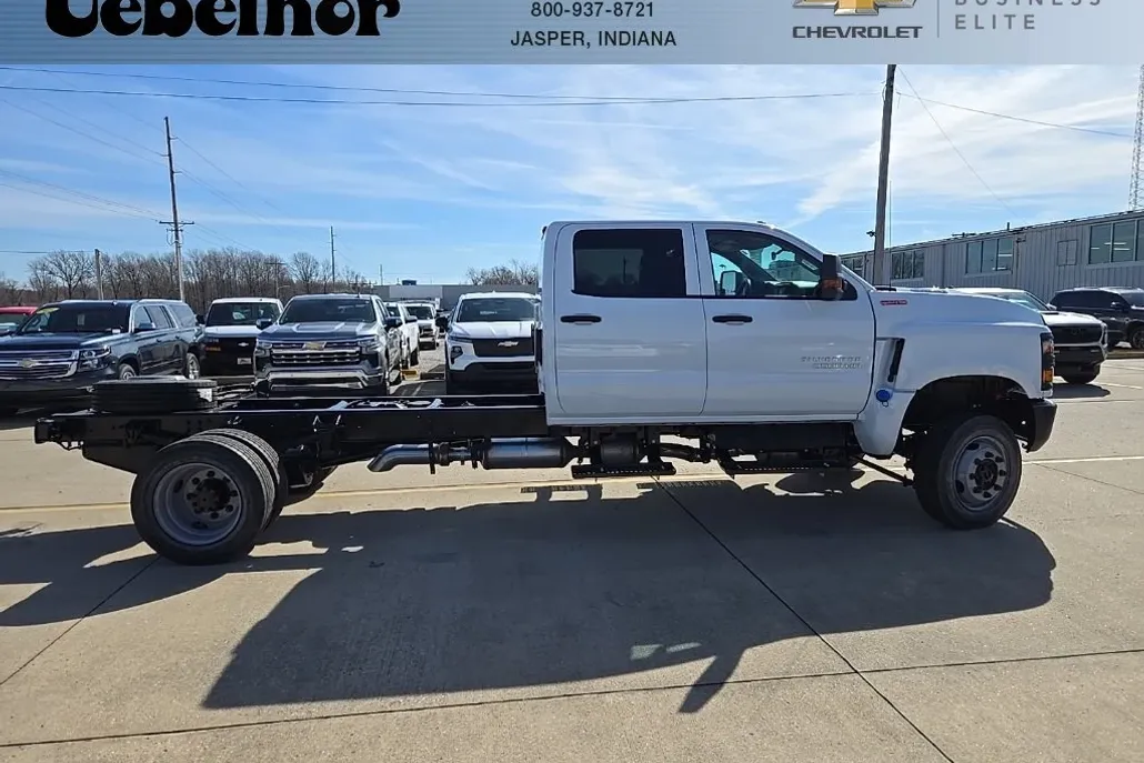 2024 Chevrolet Silverado 5500HD Work Truck photo 1