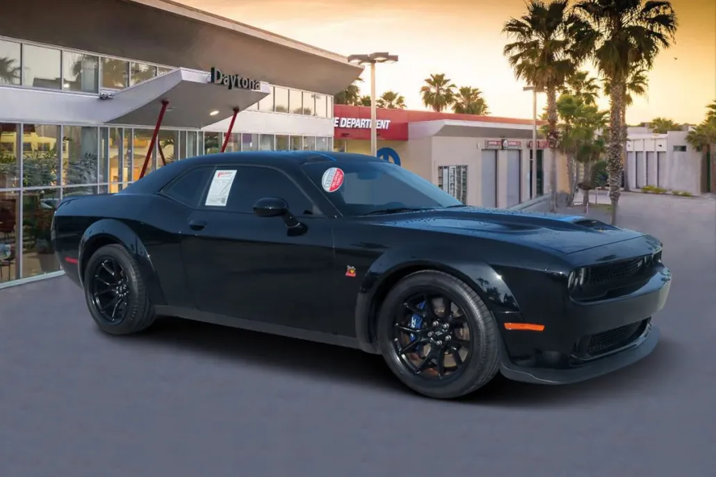 2023 Dodge Challenger R/T Scat Pack Widebody photo 1