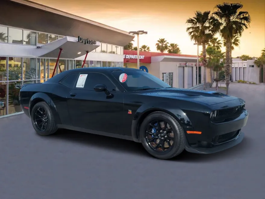 2023 Dodge Challenger R/T Scat Pack Widebody photo 1