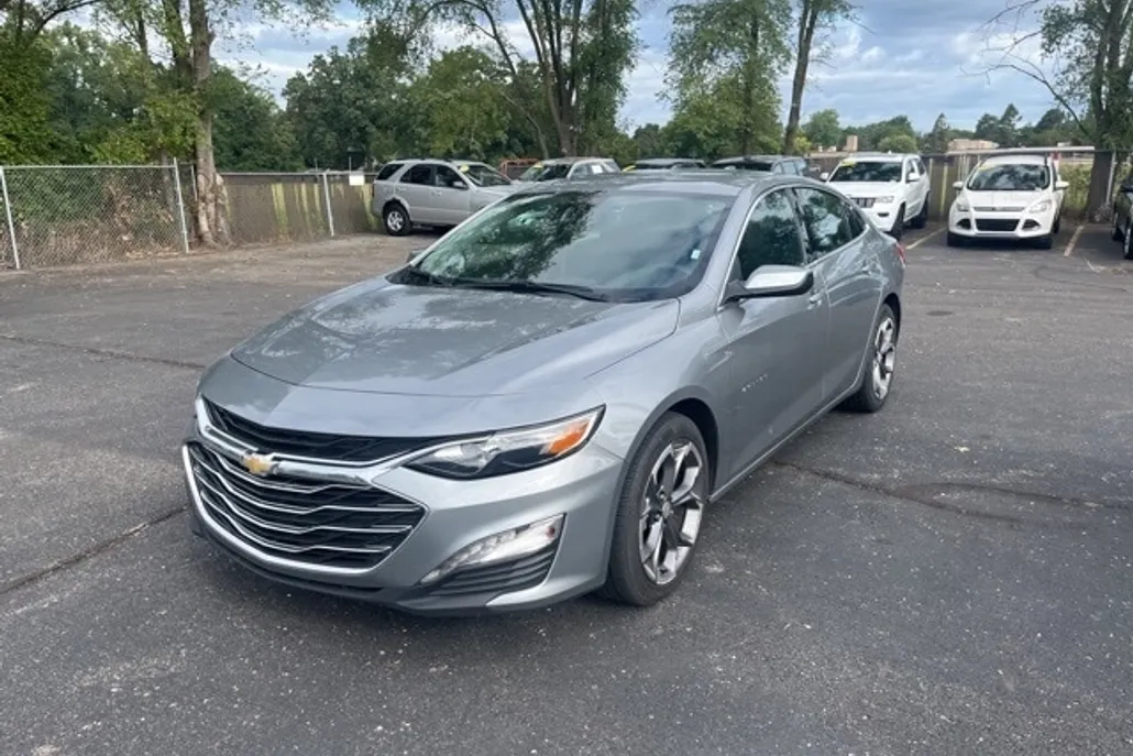 2023 Chevrolet Malibu 1LT photo 1