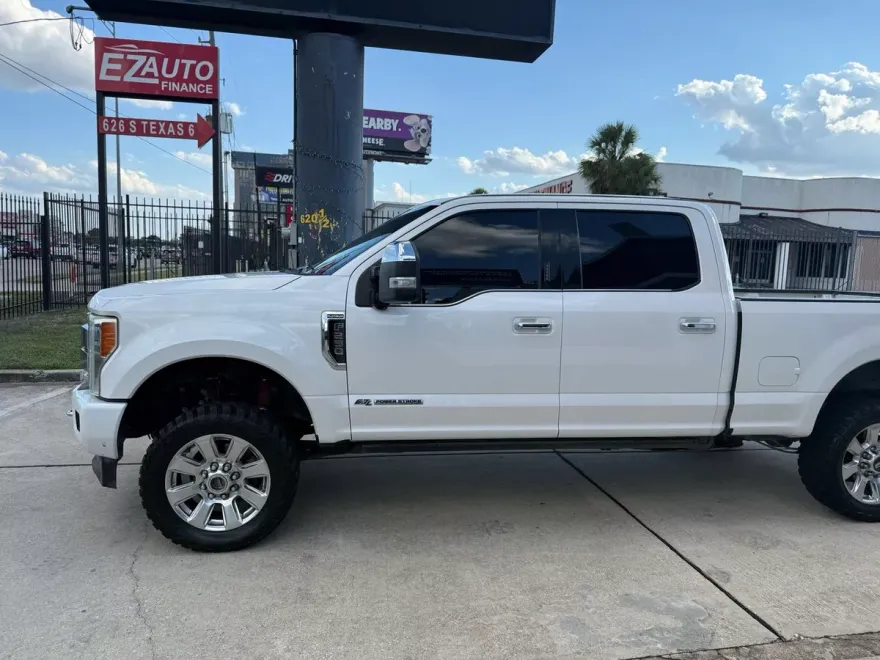 2017 Ford F-250 Platinum photo 1