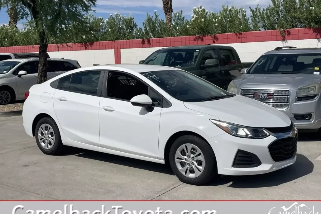 2019 Chevrolet Cruze LS photo 1