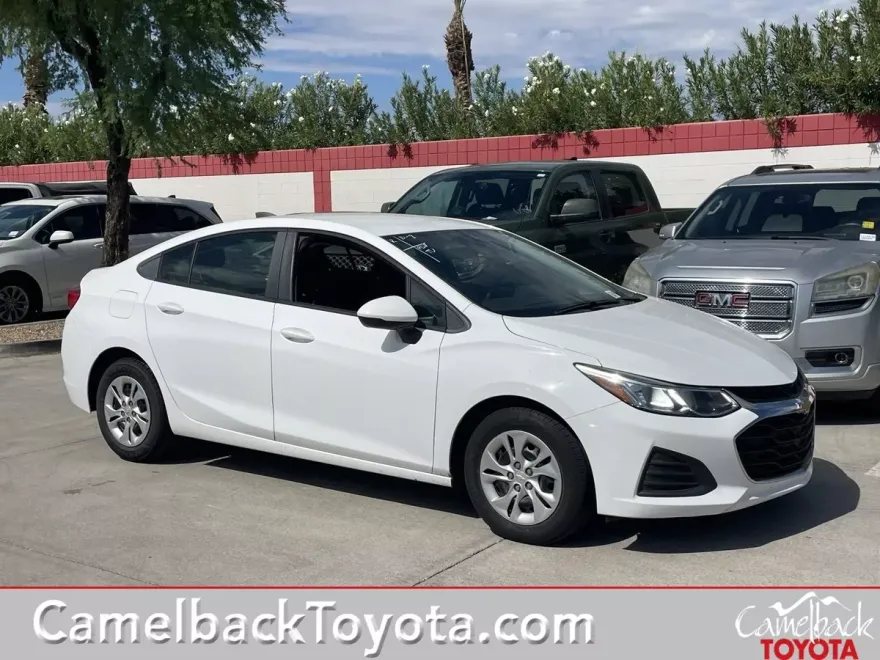 2019 Chevrolet Cruze LS photo 1