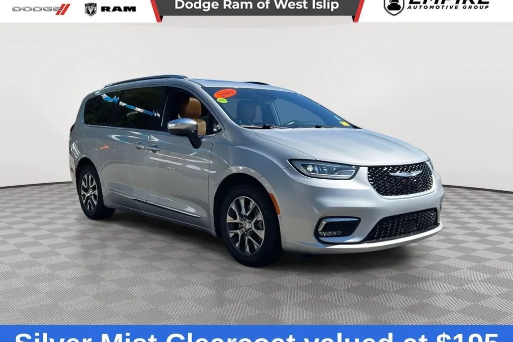2023 Chrysler Pacifica Hybrid Pinnacle photo 1