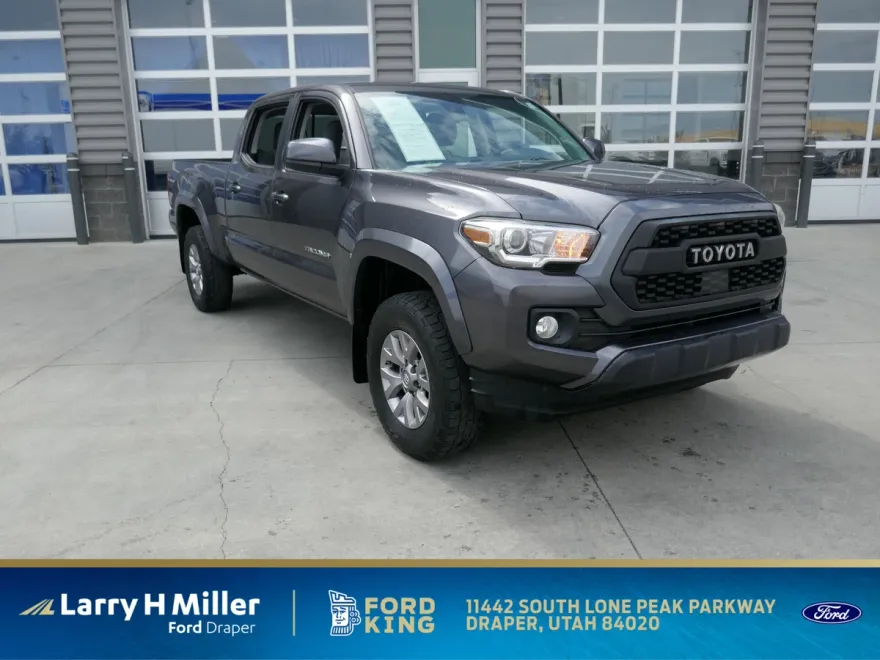 2018 Toyota Tacoma SR5 photo 1