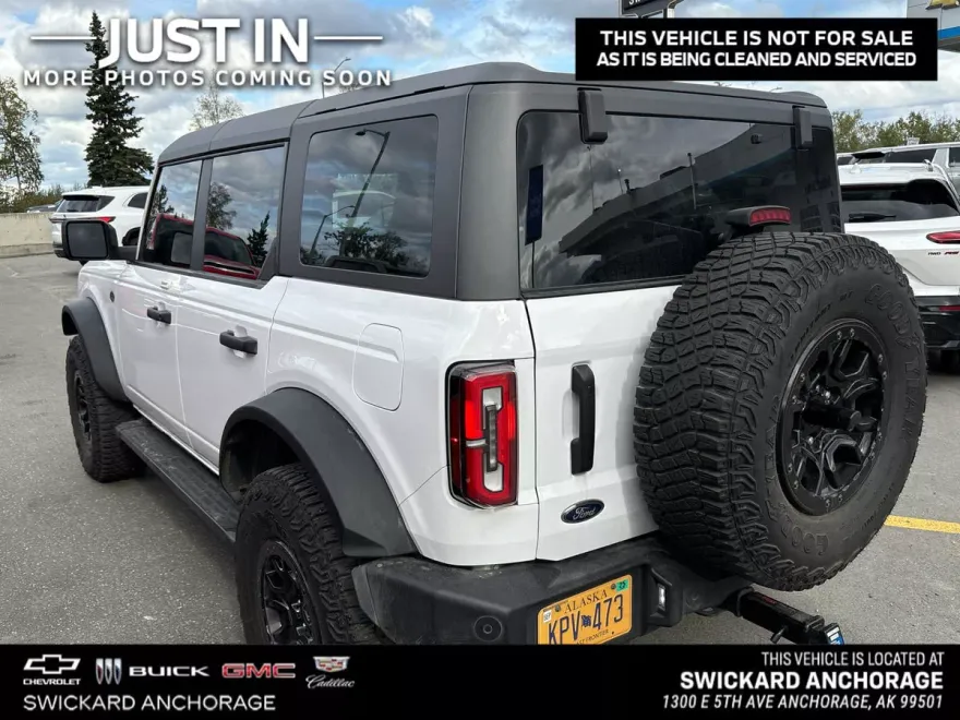 2023 Ford Bronco Base photo 1