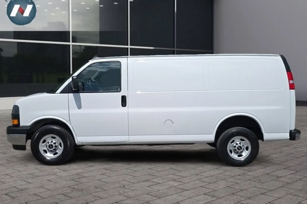 2023 Gmc Savana Cargo 2500 photo 1