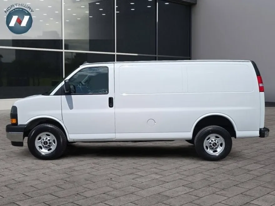 2023 Gmc Savana Cargo 2500 photo 1