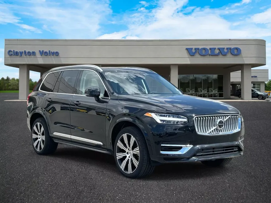 2025 Volvo XC90 Plus T8 photo 1