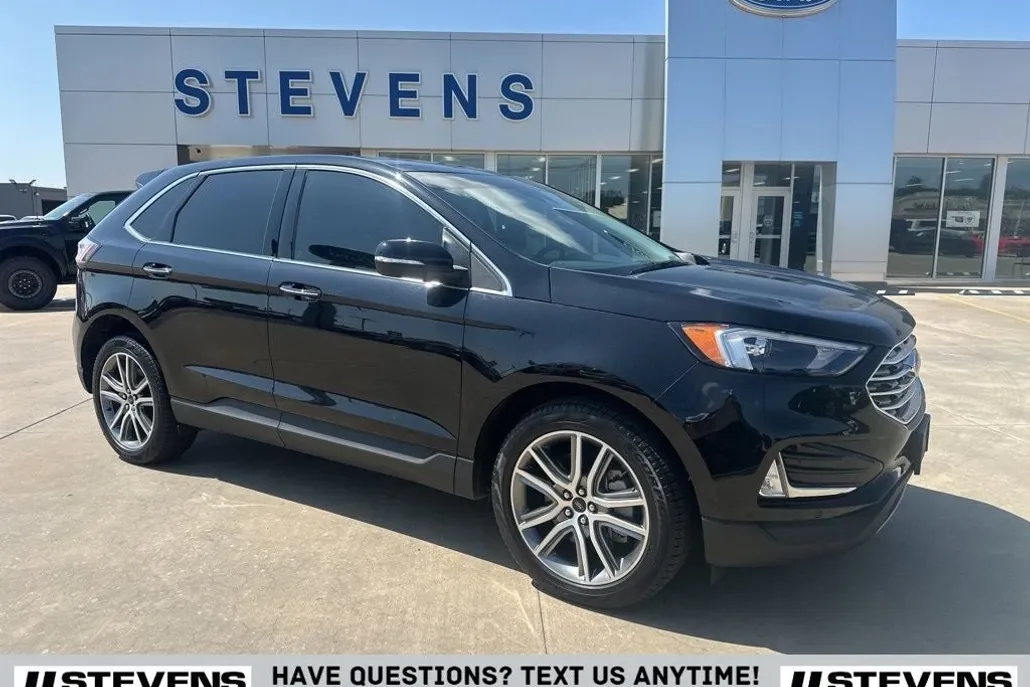 2024 Ford Edge Titanium photo 1