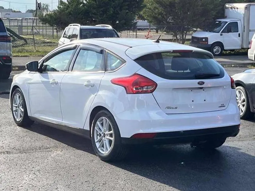 2016 Ford Focus SE photo 1