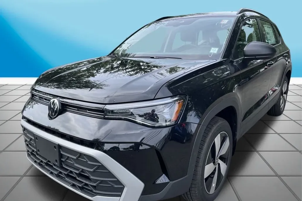 2025 Volkswagen Taos S photo 1