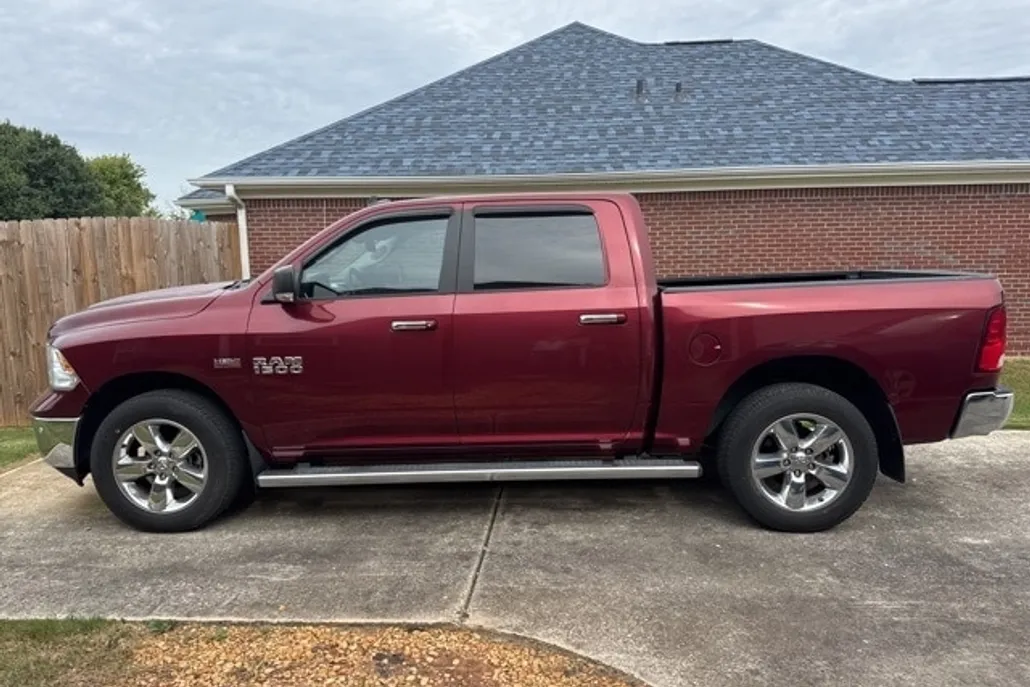 2017 Ram 1500 Big Horn photo 1