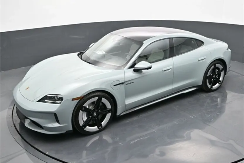 2025 Porsche Taycan 4S photo 1