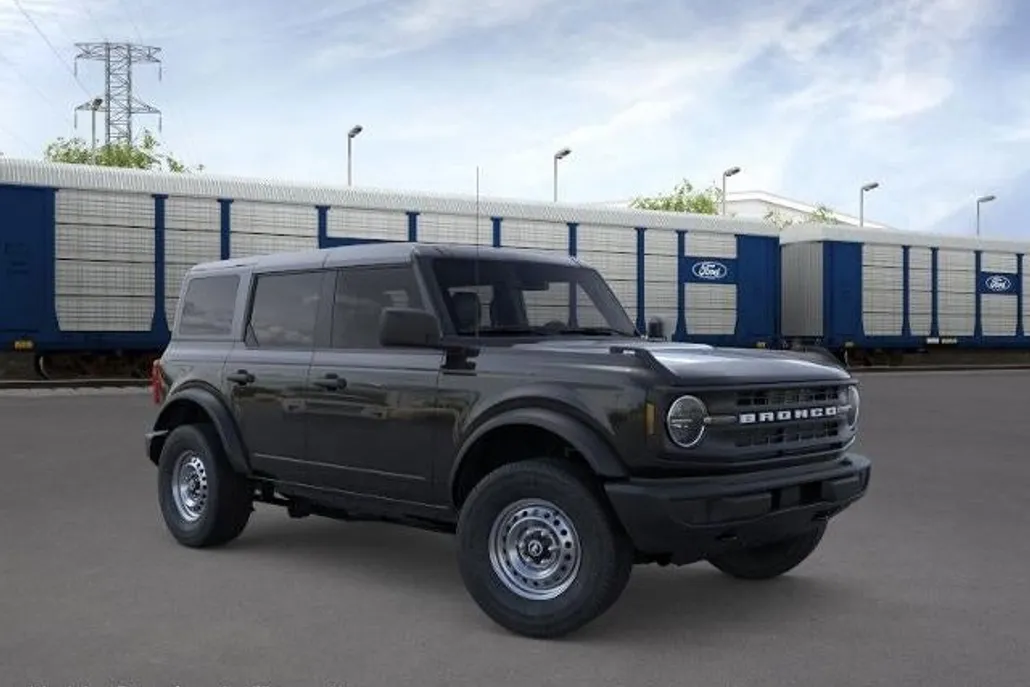 2025 Ford Bronco Base photo 1