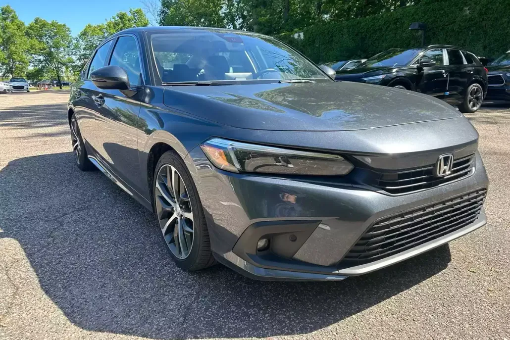 2023 Honda Civic Touring photo 1