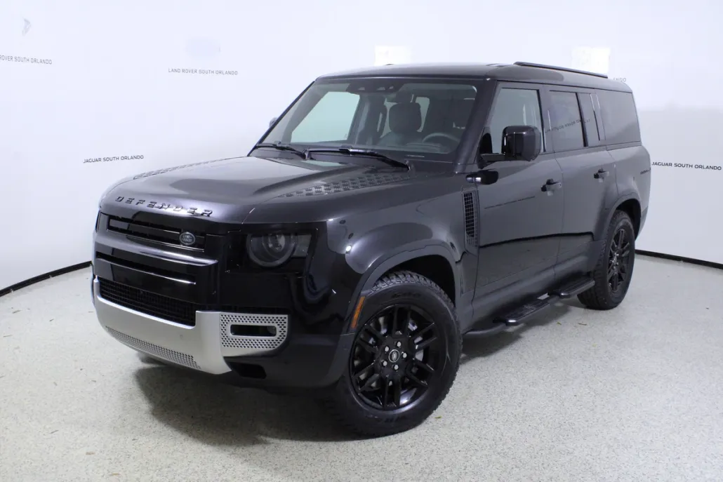 2025 Land Rover Defender 130 S photo 1