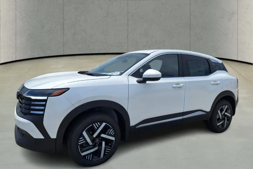 2025 Nissan Kicks SV photo 1