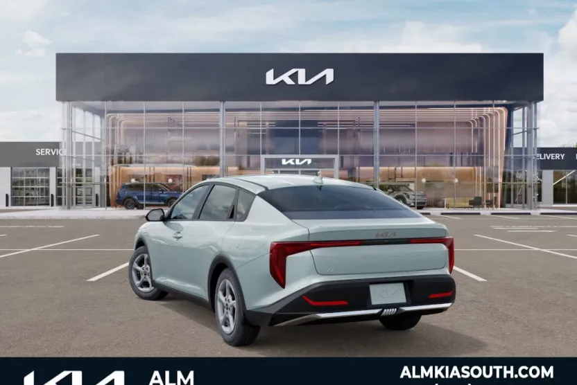 2025 Kia K4 LXS photo 1