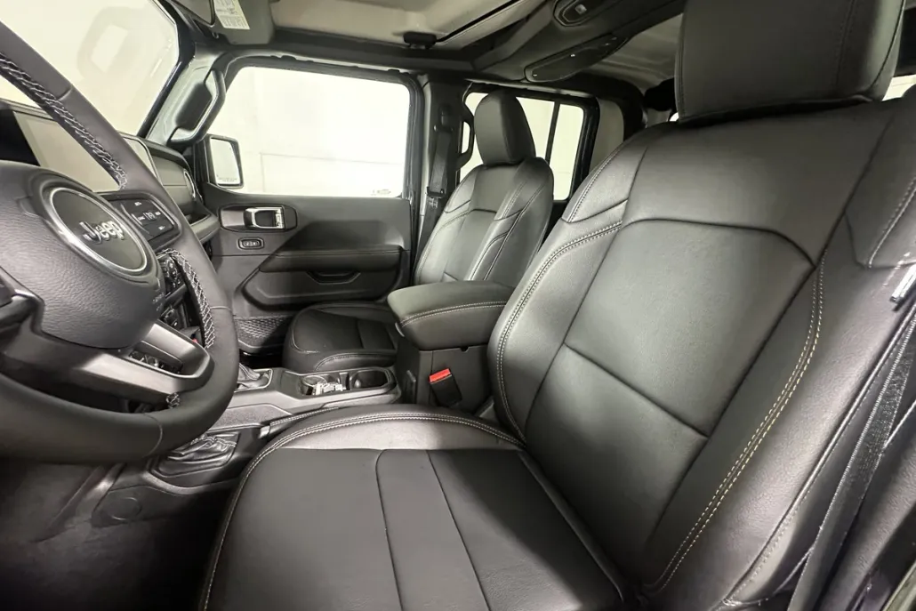 2025 Jeep Gladiator Sport photo 1