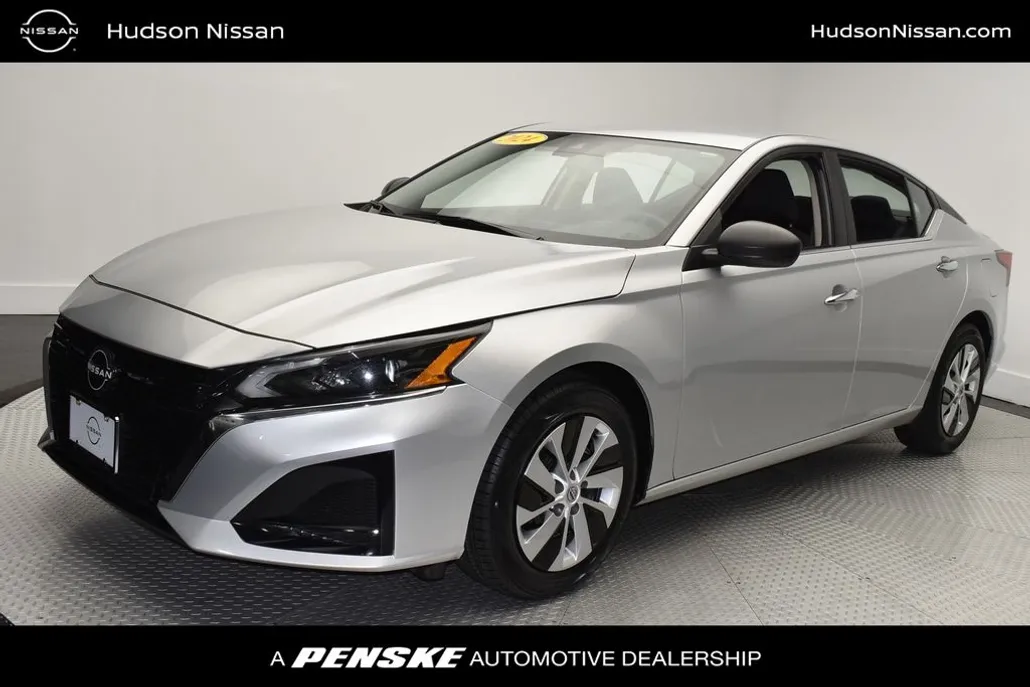2024 Nissan Altima 2.5 S photo 1