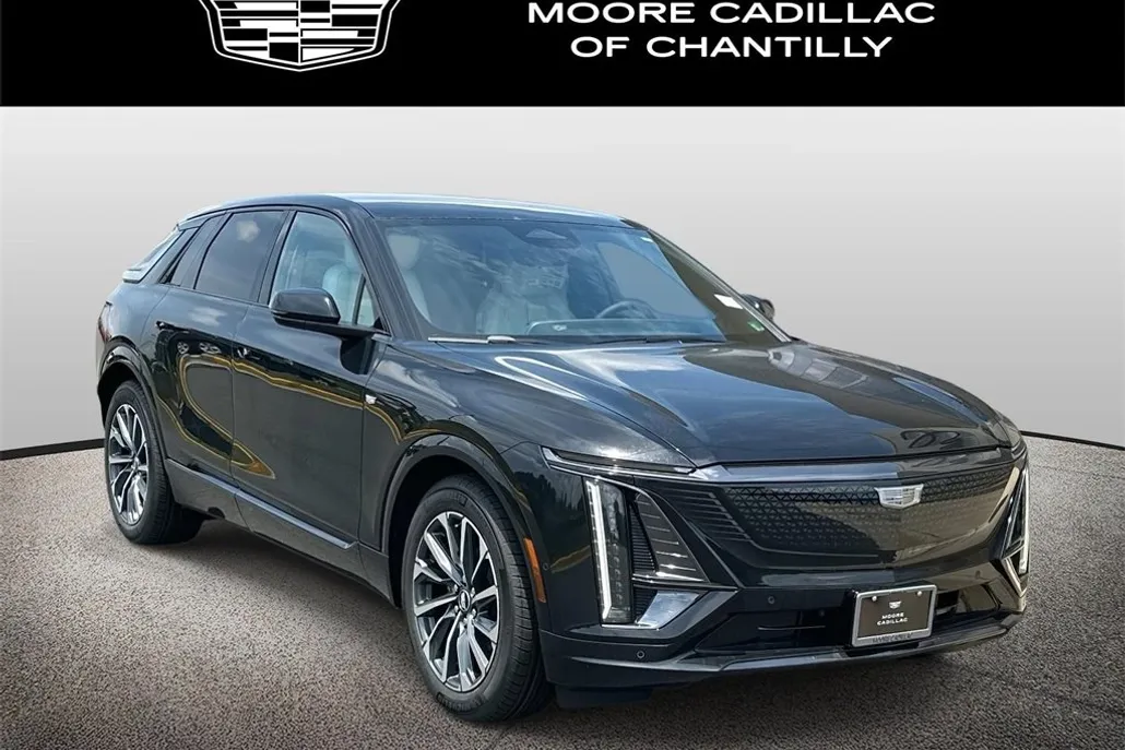 2025 Cadillac Lyriq Sport photo 1