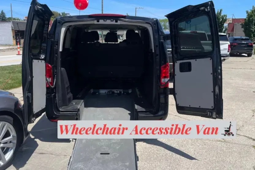 2018 Mercedes Benz Metris Passenger Van photo 1