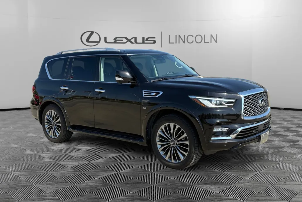 2018 Infiniti QX80 photo 1