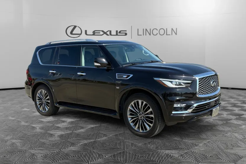 2018 Infiniti QX80 photo 1