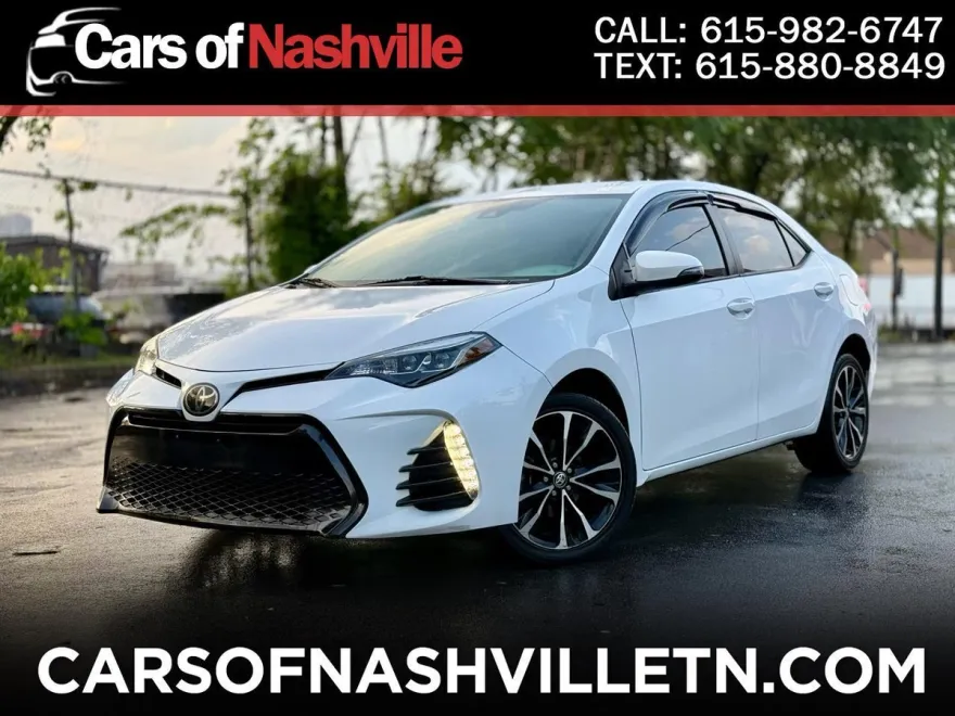 2019 Toyota Corolla XLE photo 1