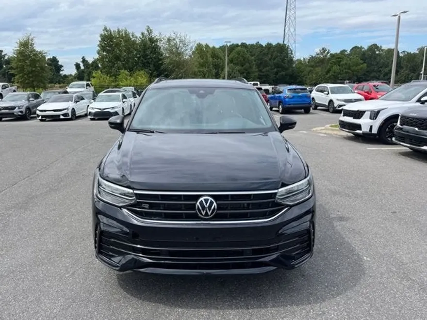 2022 Volkswagen Tiguan SE R-Line Black photo 1