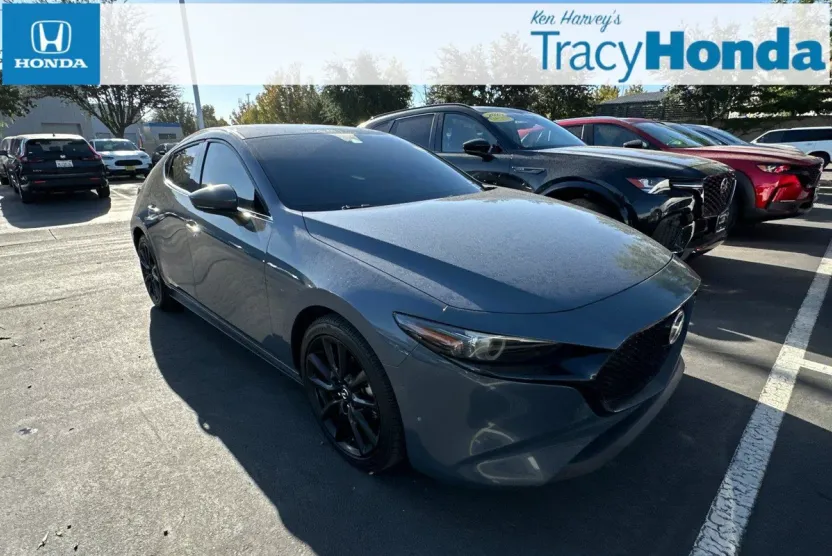 2020 Mazda Mazda3 Hatchback Premium photo 1